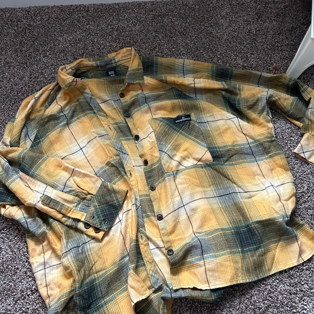 Women’s Urban Outfitters BDG Size Medium Flannel - Picture 2 of 3